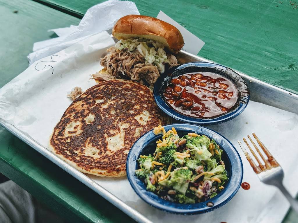 Martins Bar-B-Que Joint | restaurant | 3029 Pump House Rd, Vestavia Hills, AL 35243, USA | 2057158999 OR +1 205-715-8999