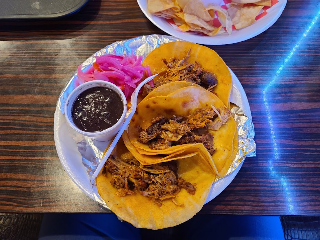 Taco N Madre Taqueria Y Cevicheria | restaurant | 63 Winifred St W, St Paul, MN 55107, USA | 6513404614 OR +1 651-340-4614