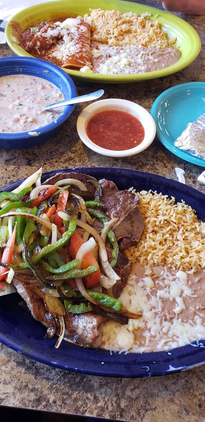 El Paso Mexican Grill | restaurant | 2527 Darlington Rd, Beaver Falls, PA 15010, USA | 7248461449 OR +1 724-846-1449