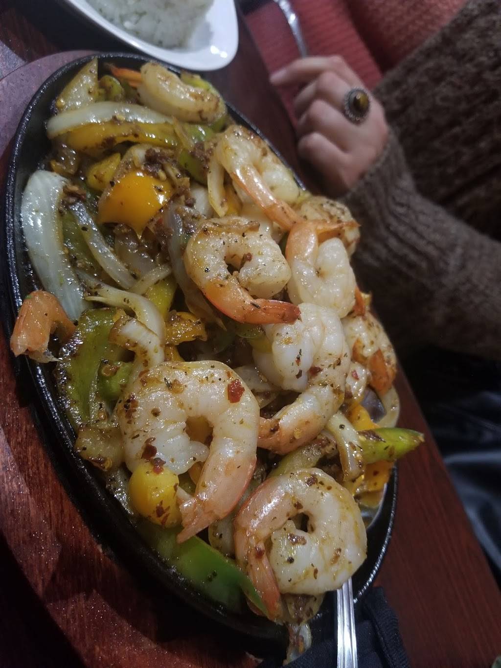 Zafiro Seafood & Grill | restaurant | 650 I St, Los Banos, CA 93635, USA | 2097104606 OR +1 209-710-4606