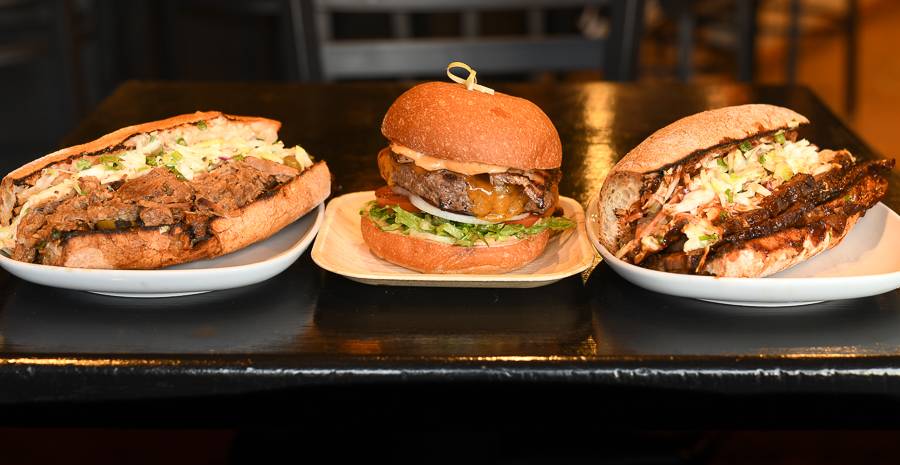 S/T Hooligans | restaurant | 4354 Leary Way NW, Seattle, WA 98107, USA | 2066594754 OR +1 206-659-4754