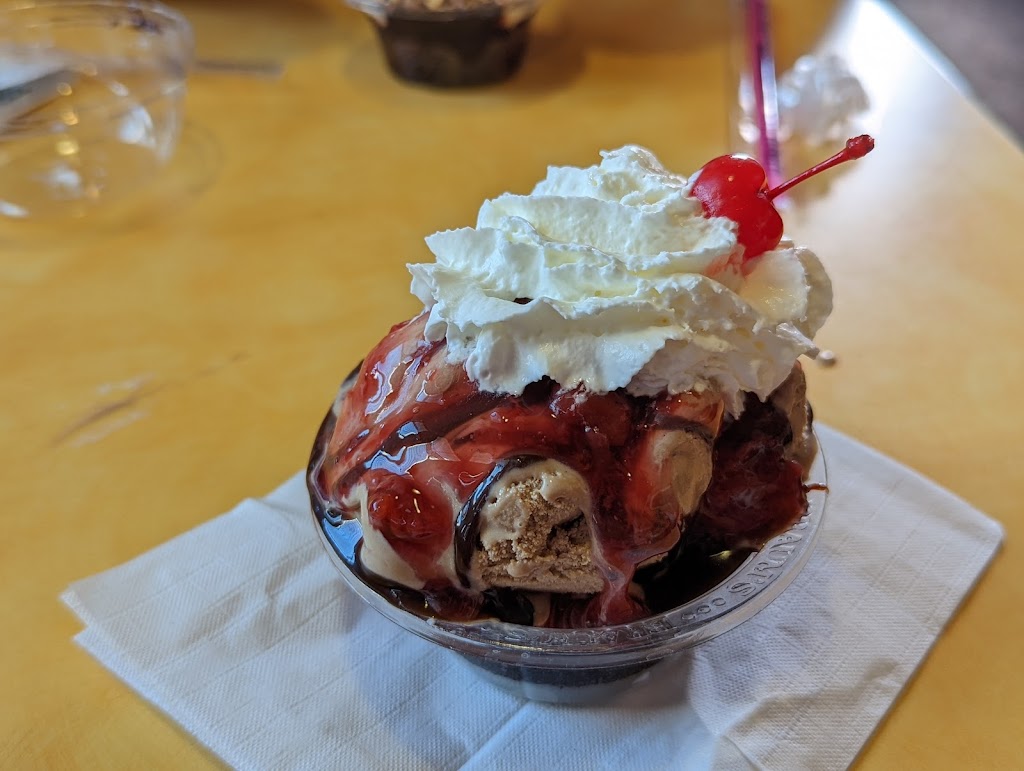 Braums Ice Cream & Dairy Store | restaurant | 201 N Seneca St, Wichita, KS 67203, USA | 3162650563 OR +1 316-265-0563