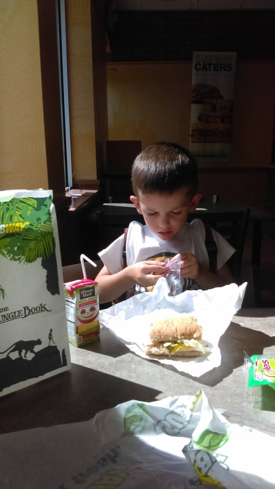 Subway | restaurant | 1903 N Main St, Rushville, IN 46173, USA | 7659385050 OR +1 765-938-5050