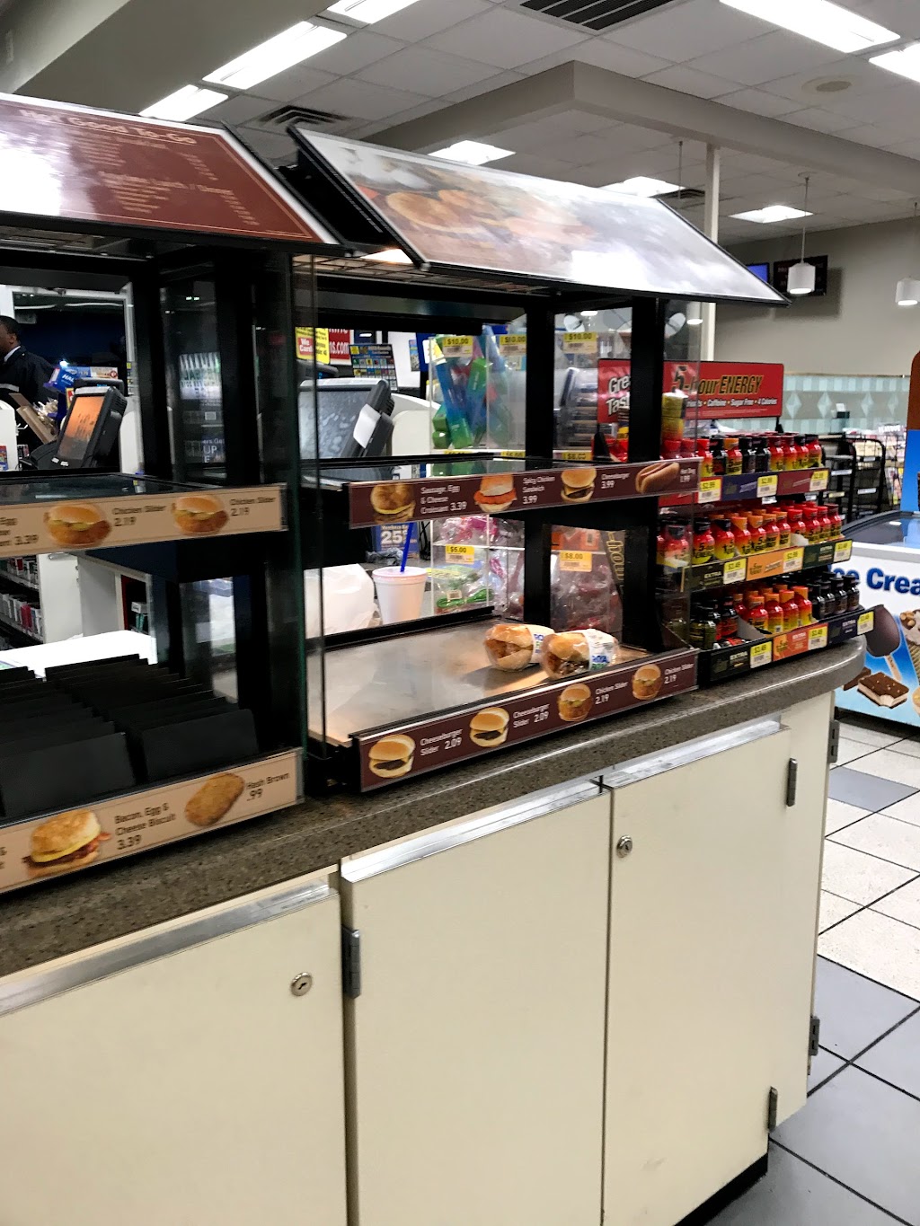 Royal Farms | meal takeaway | 10740 Pulaski Hwy, White Marsh, MD 21162, USA | 4103448057 OR +1 410-344-8057