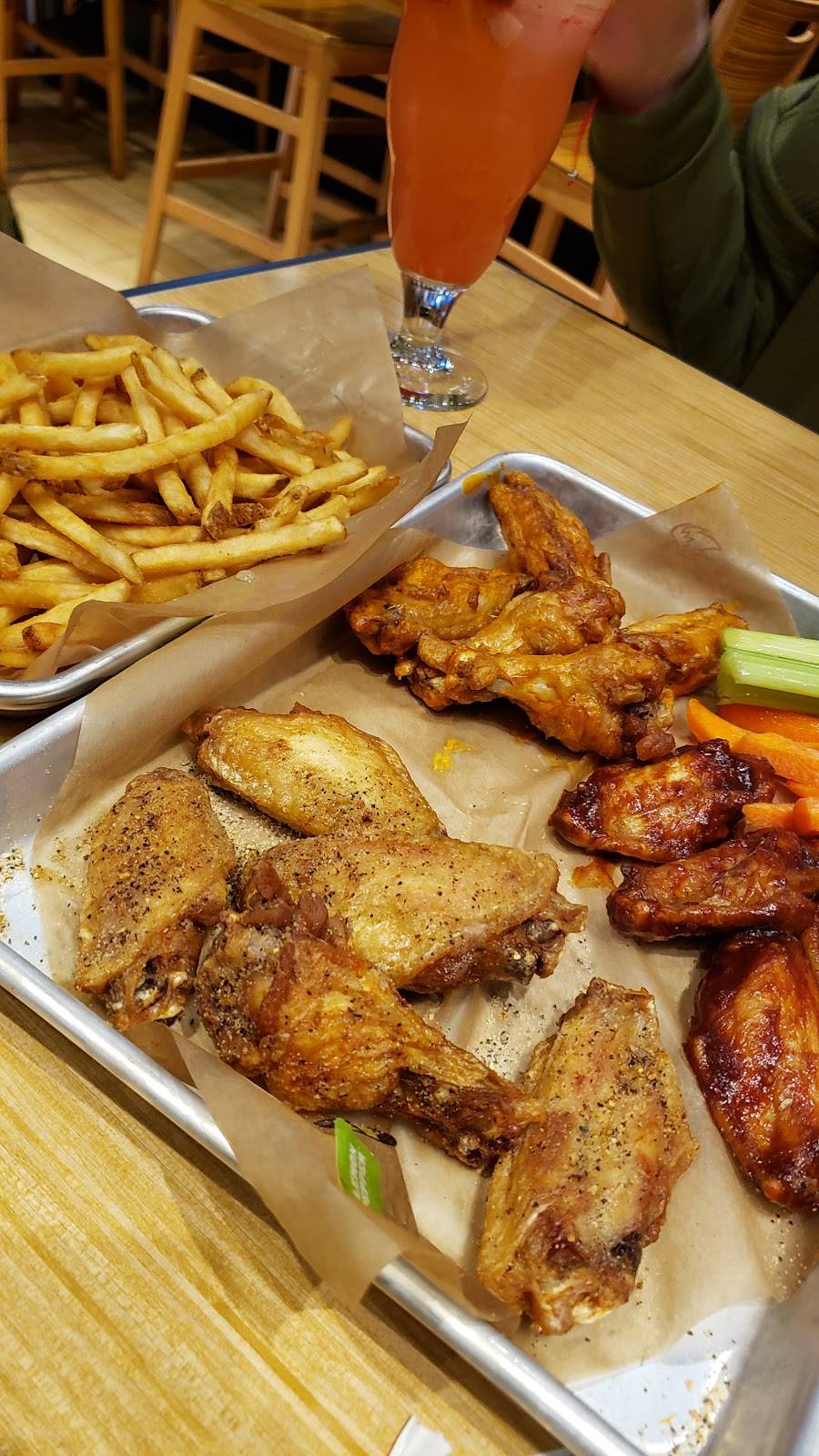 Buffalo Wild Wings | restaurant | 9301 Tampa Ave, Northridge, CA 91324, USA | 8188868520 OR +1 818-886-8520