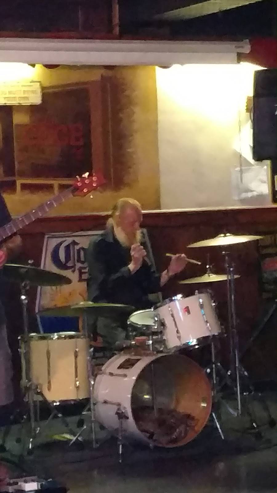 Cage | restaurant | 97 Ash St, Lewiston, ME 04240, USA | 2077830668 OR +1 207-783-0668