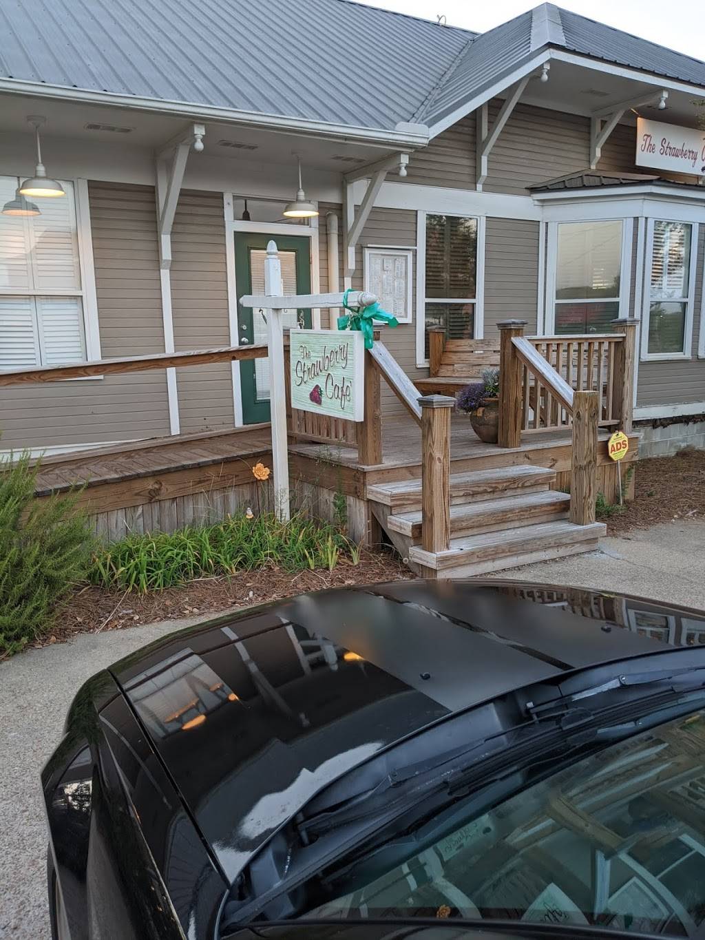 Strawberry Cafe | cafe | 107 Depot Dr, Madison, MS 39110, USA | 6018563822 OR +1 601-856-3822