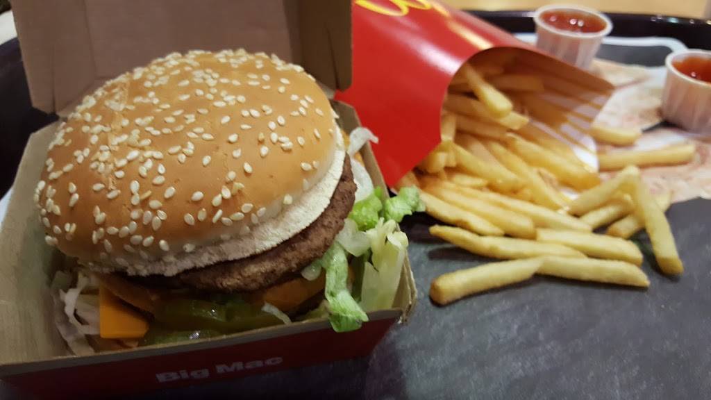 McDonalds | cafe | 393 W Main St, Hendersonville, TN 37075, USA | 6158221124 OR +1 615-822-1124