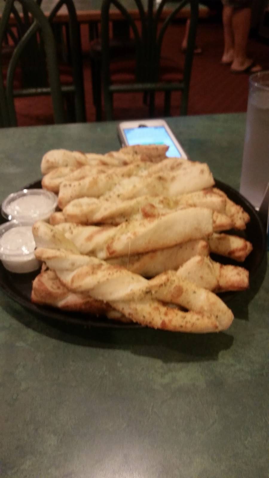 Round Table Pizza | meal delivery | 202 9th St, Marysville, CA 95901, USA | 5307401112 OR +1 530-740-1112