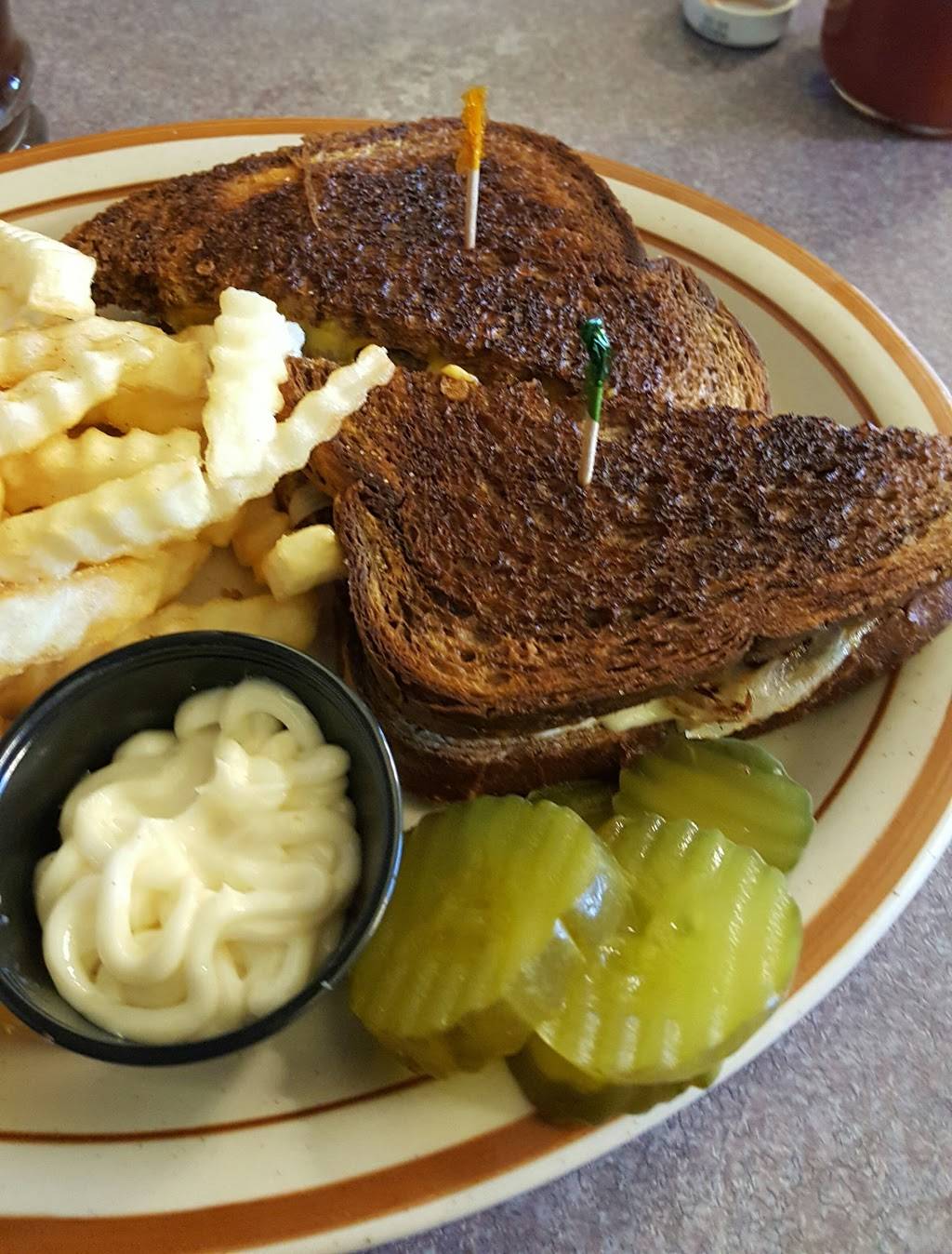 The Ranch Restaurant | restaurant | 1330 N State St, Fairmont, MN 56031, USA | 5072353044 OR +1 507-235-3044