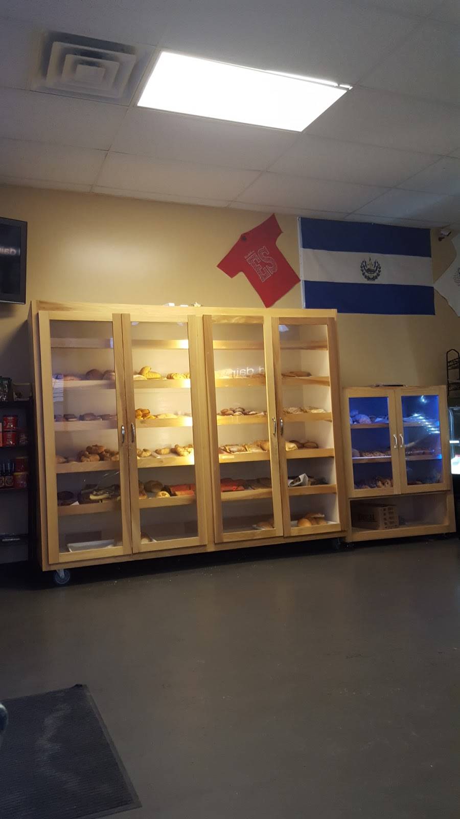 La Salvadorena Bakery & Cafe | restaurant | 5094 Murfreesboro Rd suite f, La Vergne, TN 37086, USA | 6152806377 OR +1 615-280-6377