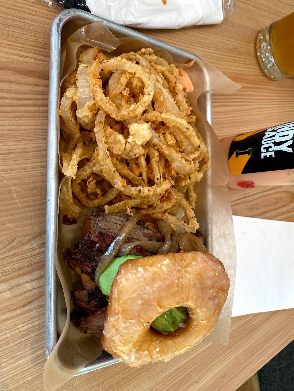 Independent Burger & Bar East | restaurant | 2260 N Zaragoza Rd #27, El Paso, TX 79938, USA | 9152342887 OR +1 915-234-2887