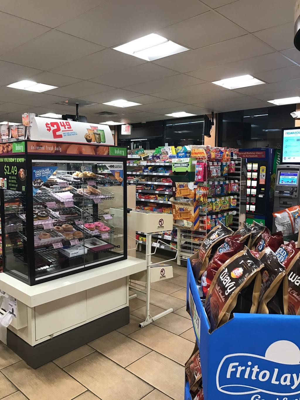 7-Eleven | bakery | 32N N Hanover St, Hummelstown, PA 17036, USA | 7175666213 OR +1 717-566-6213