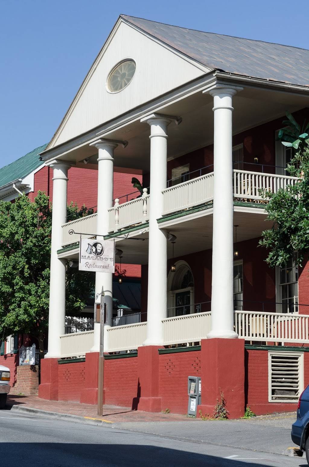 Macados | meal takeaway | 30 N Main St, Lexington, VA 24450, USA | 5404648200 OR +1 540-464-8200