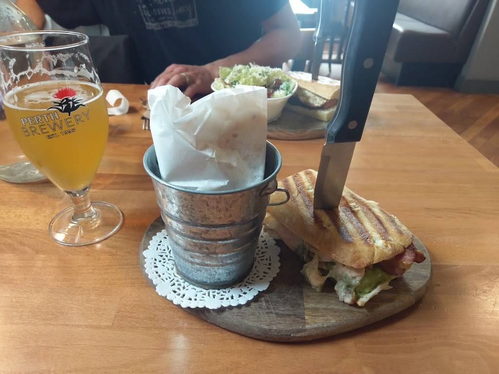 Café Whim | restaurant | 7 Russell St W, Smiths Falls, ON K7A 1N8, Canada | 6132833008 OR +1 613-283-3008