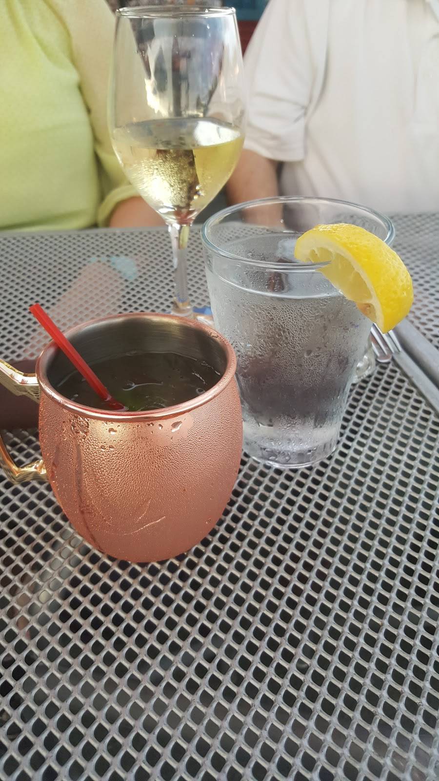 Nellie Greens Restaurant | restaurant | 50 Maple St, Branford, CT 06405, USA | 2034838400 OR +1 203-483-8400