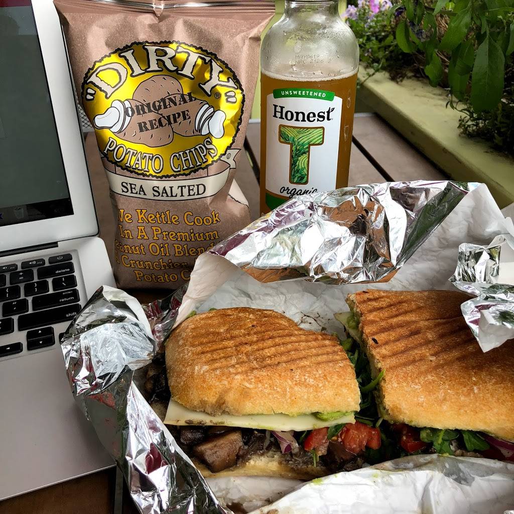 On the Bus | restaurant | 400 N Water St, Milwaukee, WI 53202, USA | 4142048585 OR +1 414-204-8585