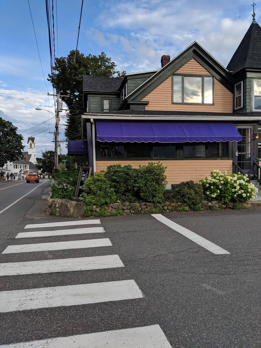 The Crooked Pine | restaurant | 30 Shore Rd, Ogunquit, ME 03907, USA | 2076467021 OR +1 207-646-7021