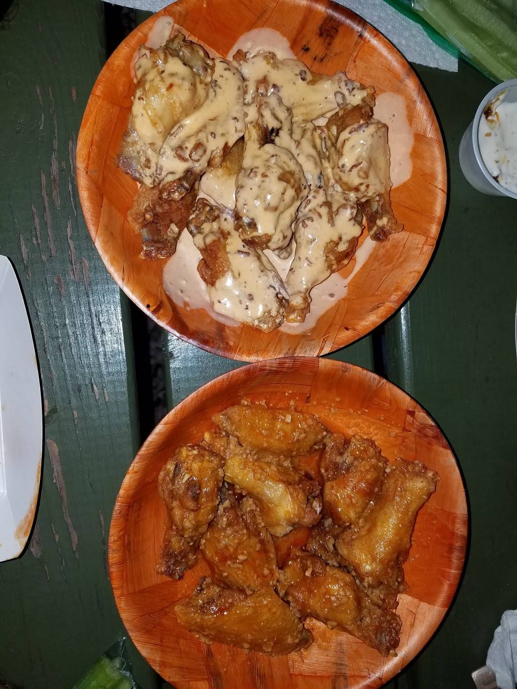 Chumlees Wings | restaurant | 3436 US-301, Ellenton, FL 34222, USA | 9419815383 OR +1 941-981-5383