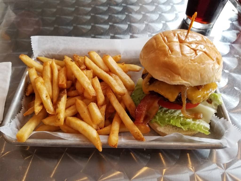 Pure Eats | restaurant | 107 N Main St, Lexington, VA 24450, USA | 5404626000 OR +1 540-462-6000