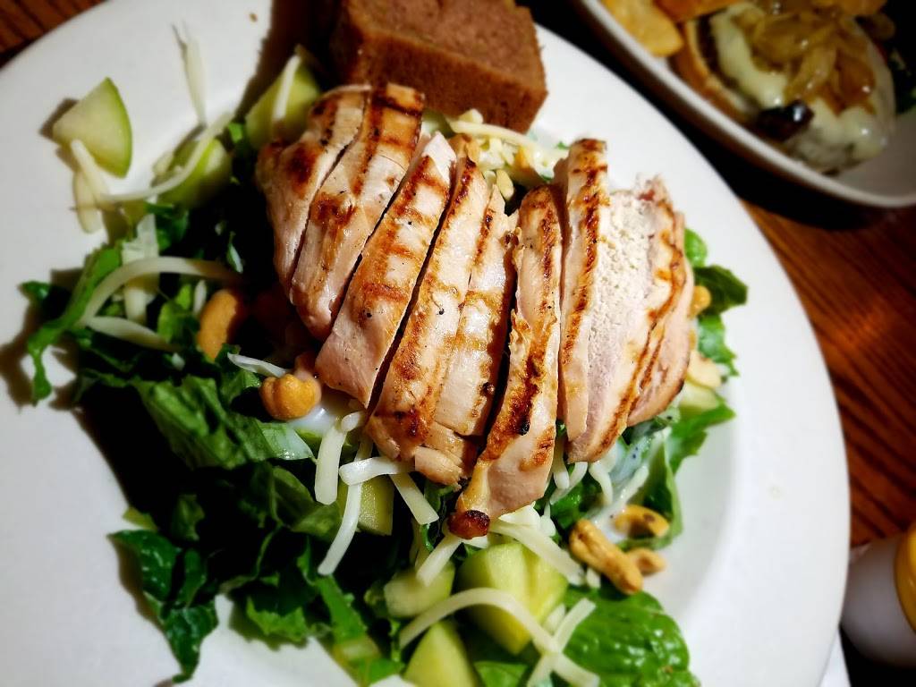 Country House | restaurant | 241 55th St, Clarendon Hills, IL 60514, USA | 6303251444 OR +1 630-325-1444