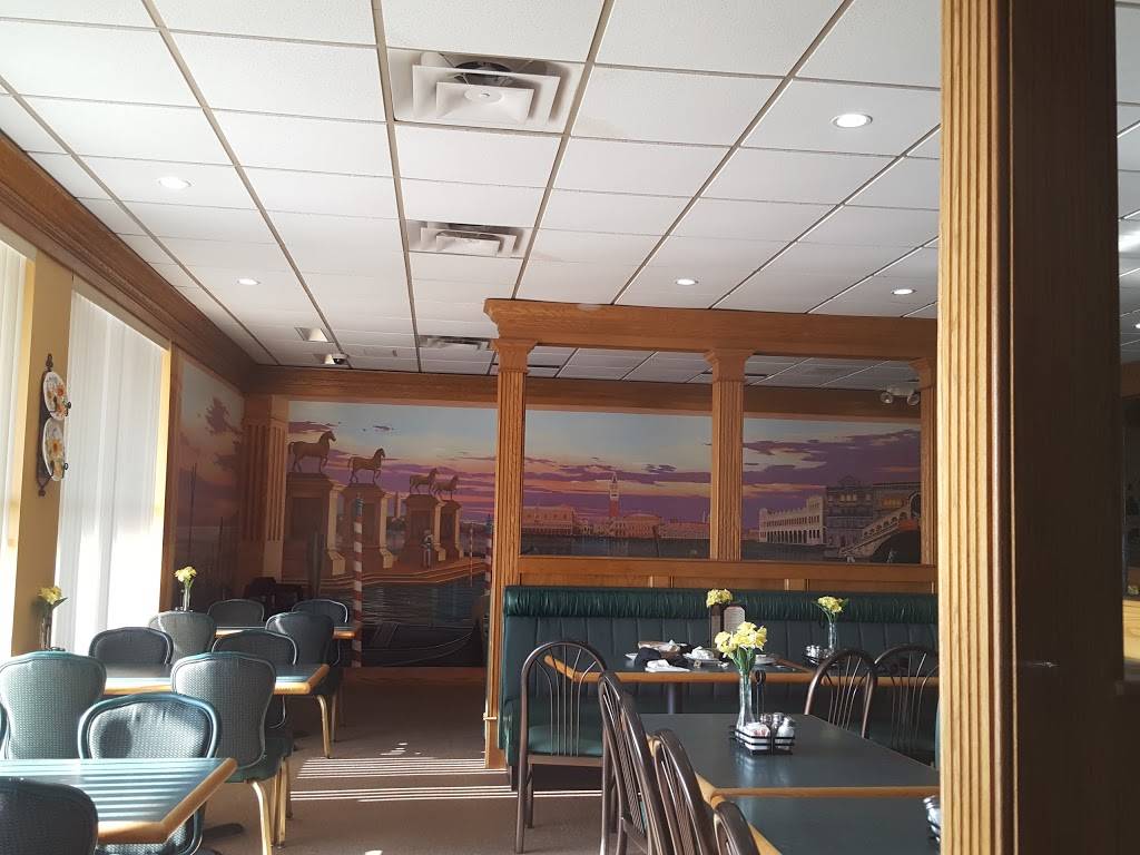 Italian Village Restaurant | restaurant | 16605 Pearl Rd, Strongsville, OH 44136, USA | 4405721414 OR +1 440-572-1414