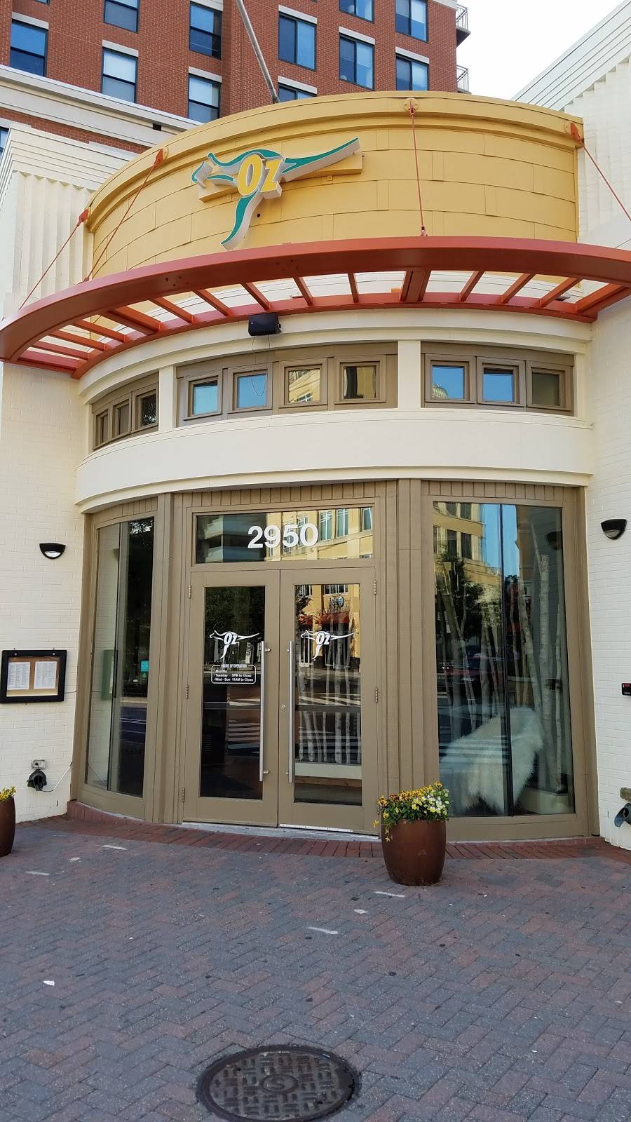 Oz Restaurant & Bar | restaurant | 2950 Clarendon Blvd, Arlington, VA 22201, USA | 7036640693 OR +1 703-664-0693