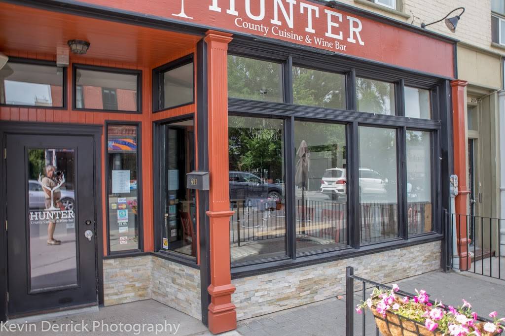 Hunter Street Tavern | restaurant | 211 Hunter St W, Peterborough, ON K9H 2L1, Canada | 7057752033 OR +1 705-775-2033