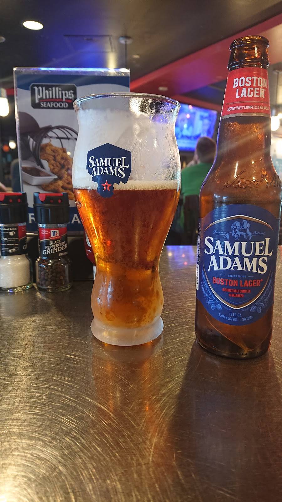 Phillips Seafood Restaurant | restaurant | 1 Terminal Dr, Middletown, PA 17057, USA | 7174007225 OR +1 717-400-7225