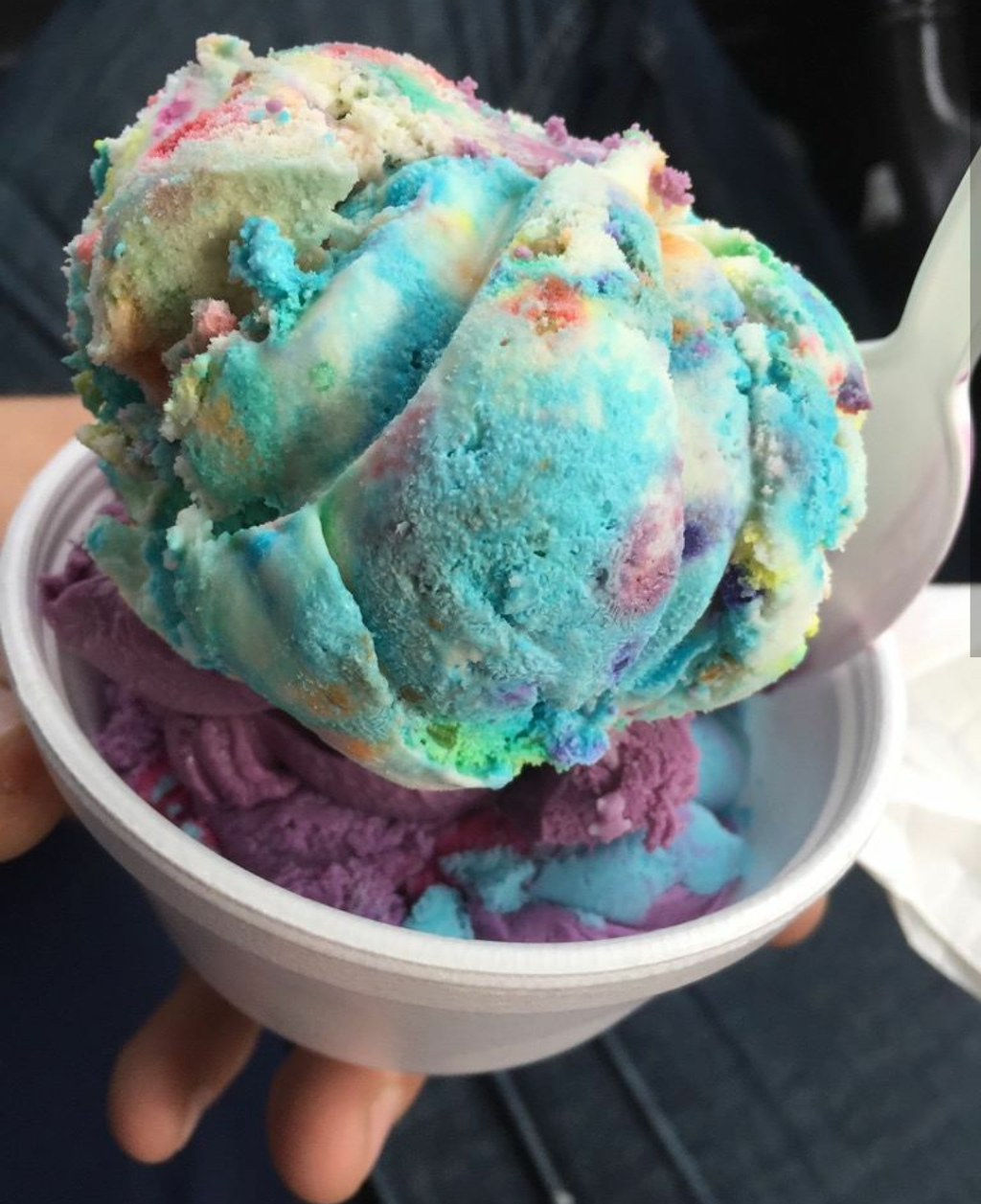 Stop 26 Ice Cream & More | cafe | 10585 Clairview Ave, Windsor, ON N8P 1B3, Canada | 5197351355 OR +1 519-735-1355