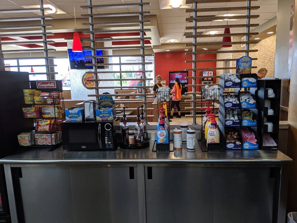 Chapps Landing | restaurant | 35777 S Huron Rd, New Boston, MI 48164, USA | 7347534505 OR +1 734-753-4505