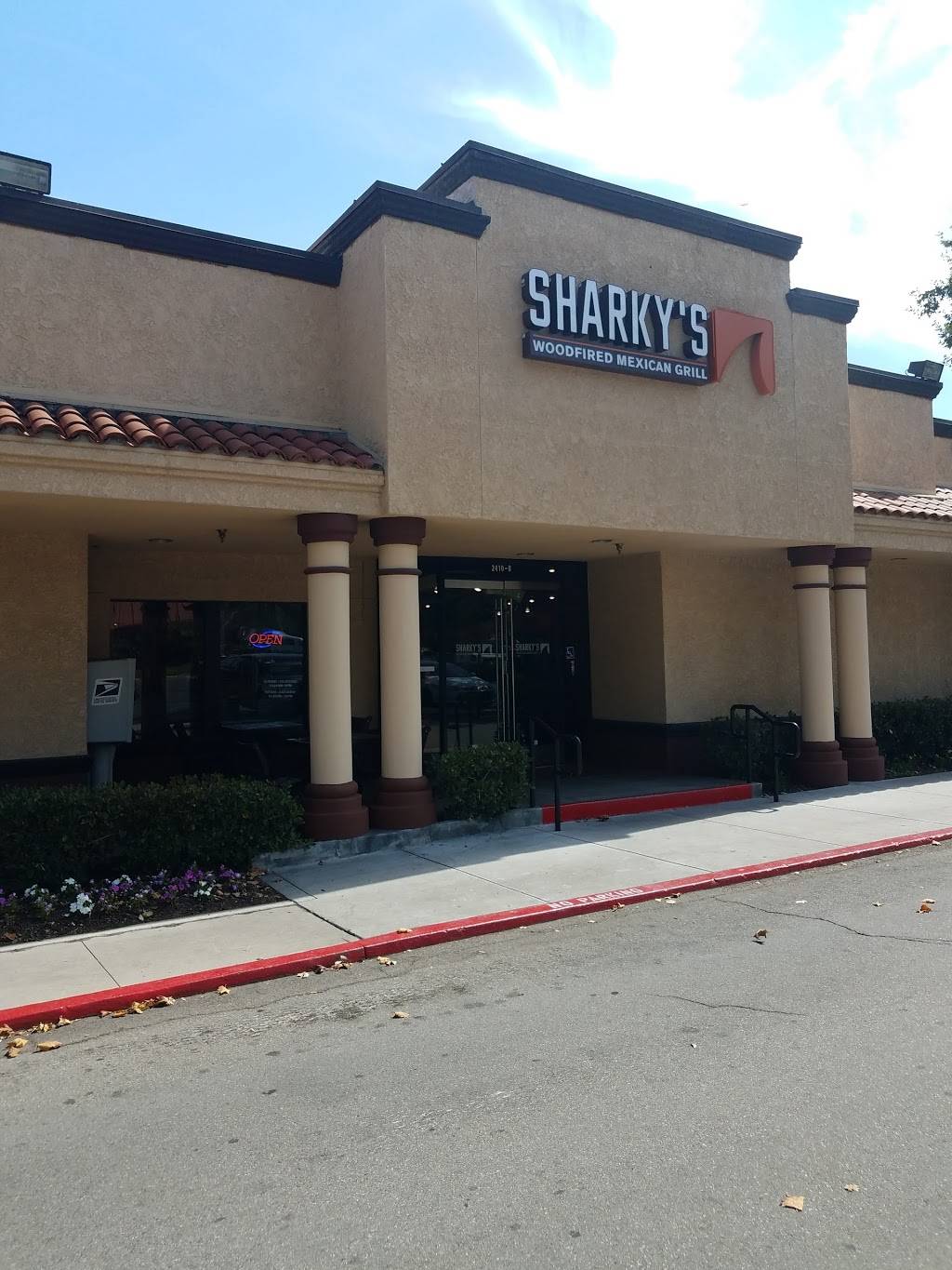 Sharkys Woodfired Mexican Grill | restaurant | 2410 Sycamore Dr, Simi Valley, CA 93065, USA | 8055222270 OR +1 805-522-2270