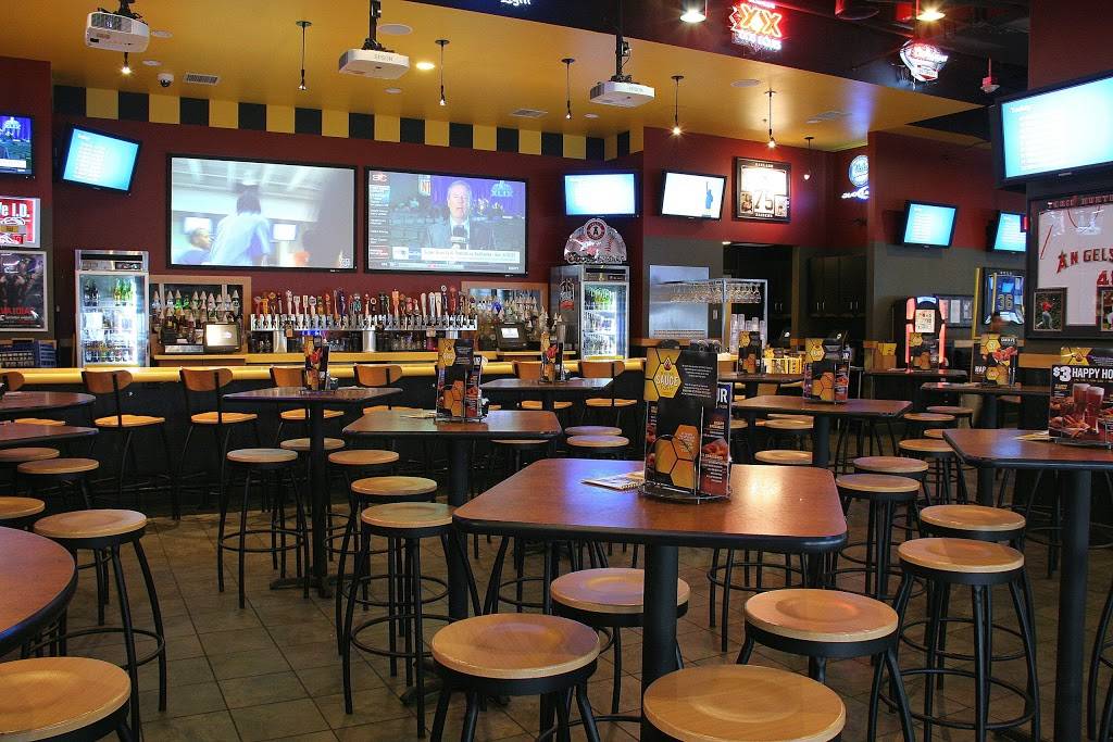 Buffalo Wild Wings | restaurant | 7060 Hollywood Blvd, Los Angeles, CA 90028, USA | 3234661721 OR +1 323-466-1721