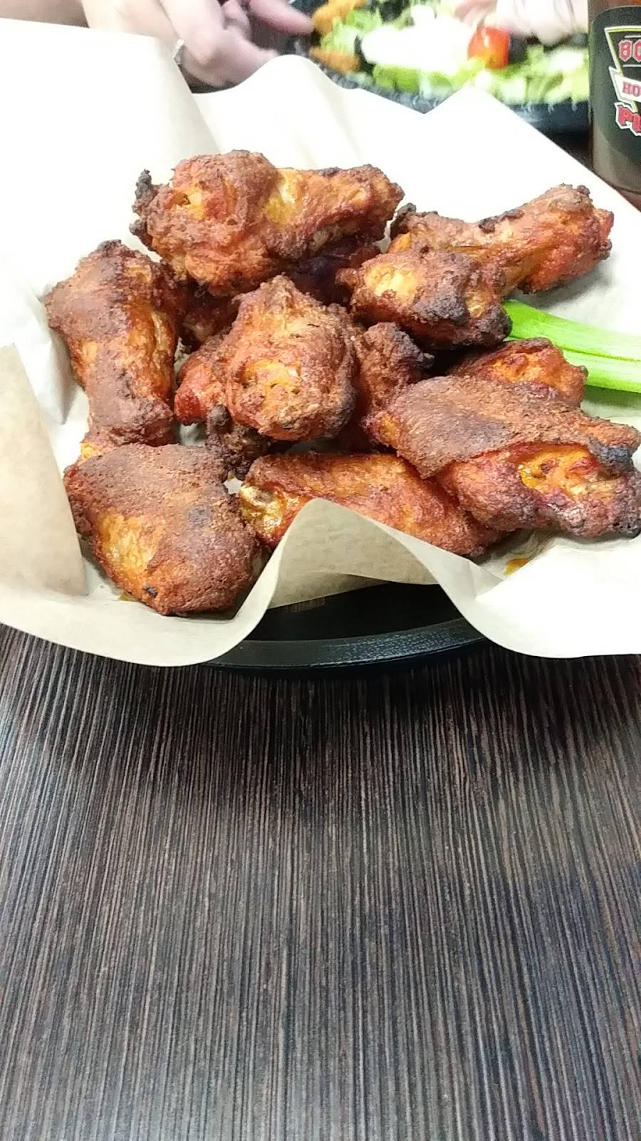 Boston Pizza | restaurant | 3300 S Mooney Blvd, Visalia, CA 93277, USA | 5596251235 OR +1 559-625-1235