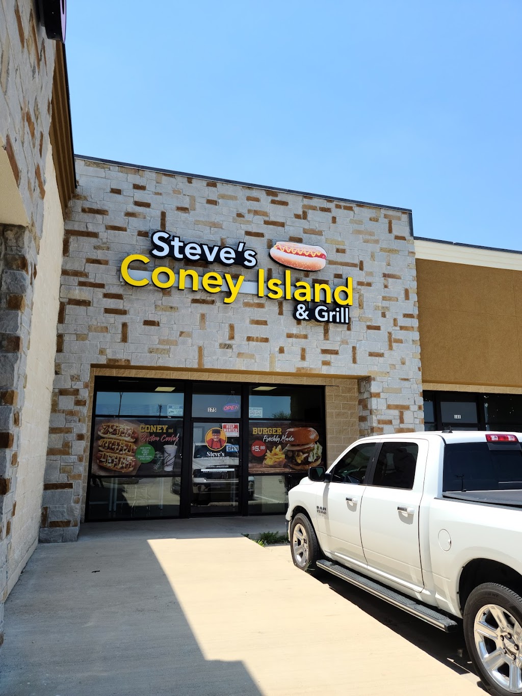 Steves Coney Island & Grill | restaurant | Sublett Rd, Arlington, TX 76001, USA | 6822708174 OR +1 682-270-8174