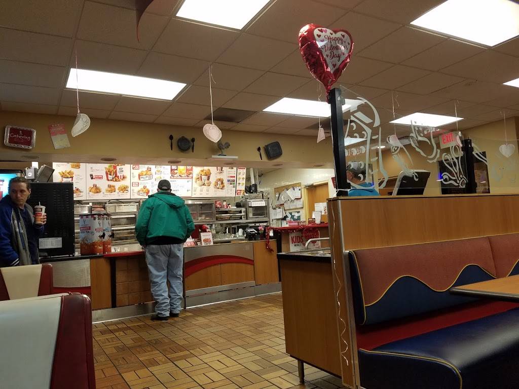 KFC | restaurant | 2760 Brentwood Dr, Columbus, IN 47203, USA | 8123725502 OR +1 812-372-5502