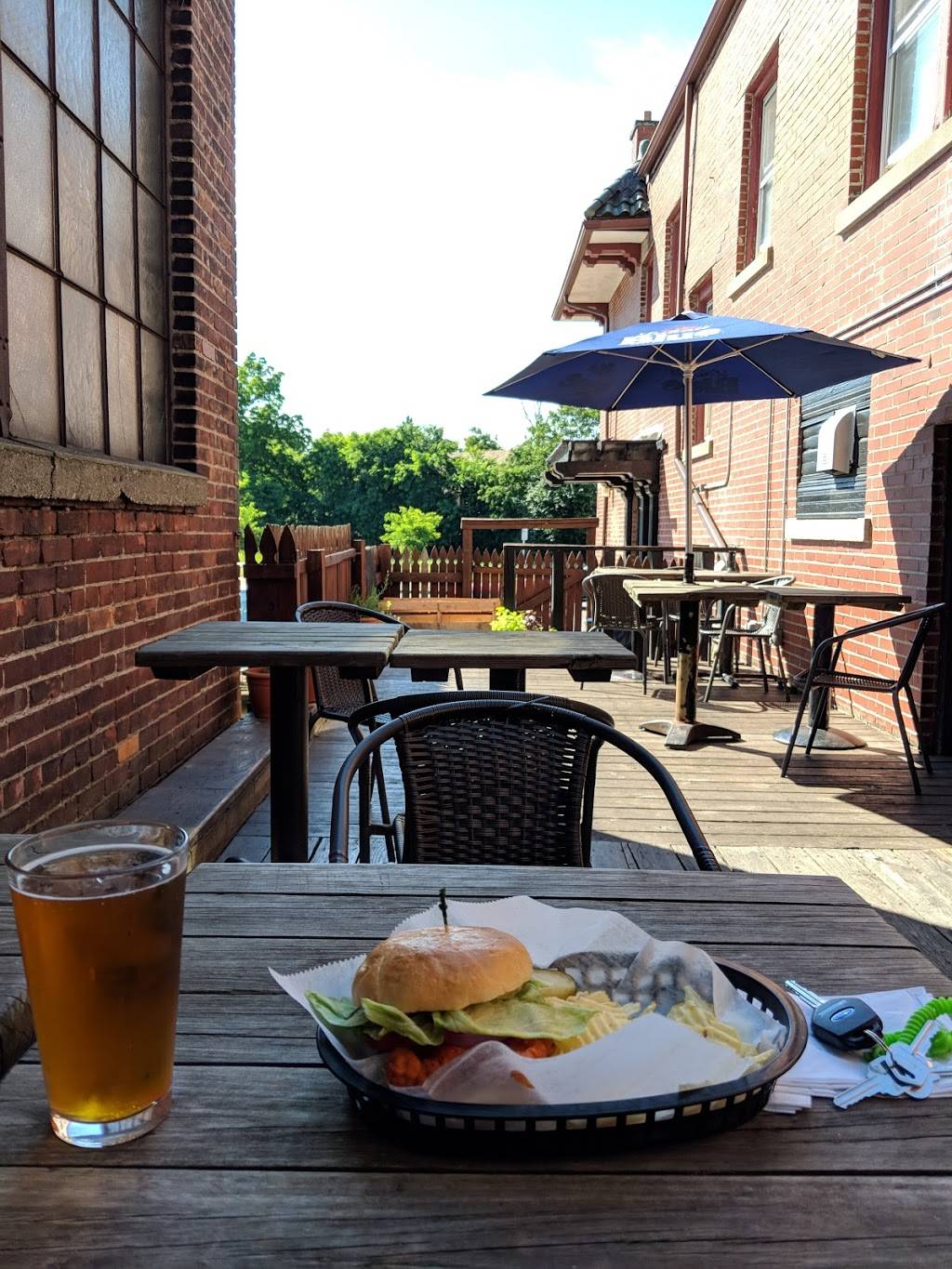 Central Park Grill | restaurant | 2519 Main St, Buffalo, NY 14214, USA | 7168369466 OR +1 716-836-9466