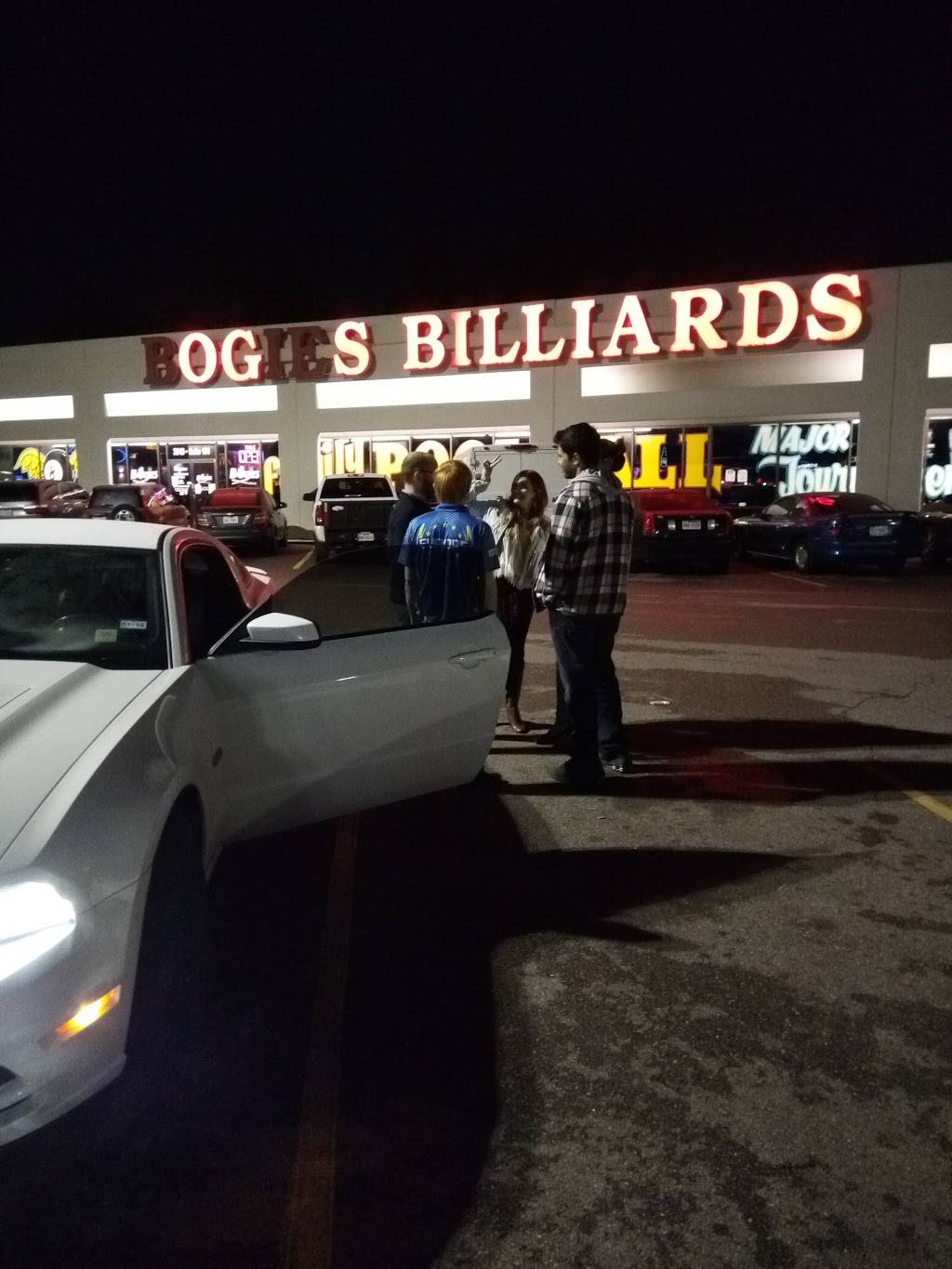 Bogies Billiards East | restaurant | 3040 Farm to Market 1960 E SUITE 101, Houston, TX 77073, USA | 2818694290 OR +1 281-869-4290