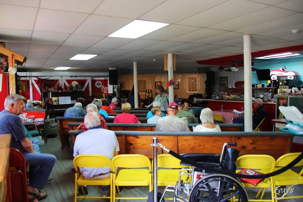 Crooked Road General Store | restaurant | 6292 Gate City Hwy, Bristol, VA 24202, USA | 2766449958 OR +1 276-644-9958