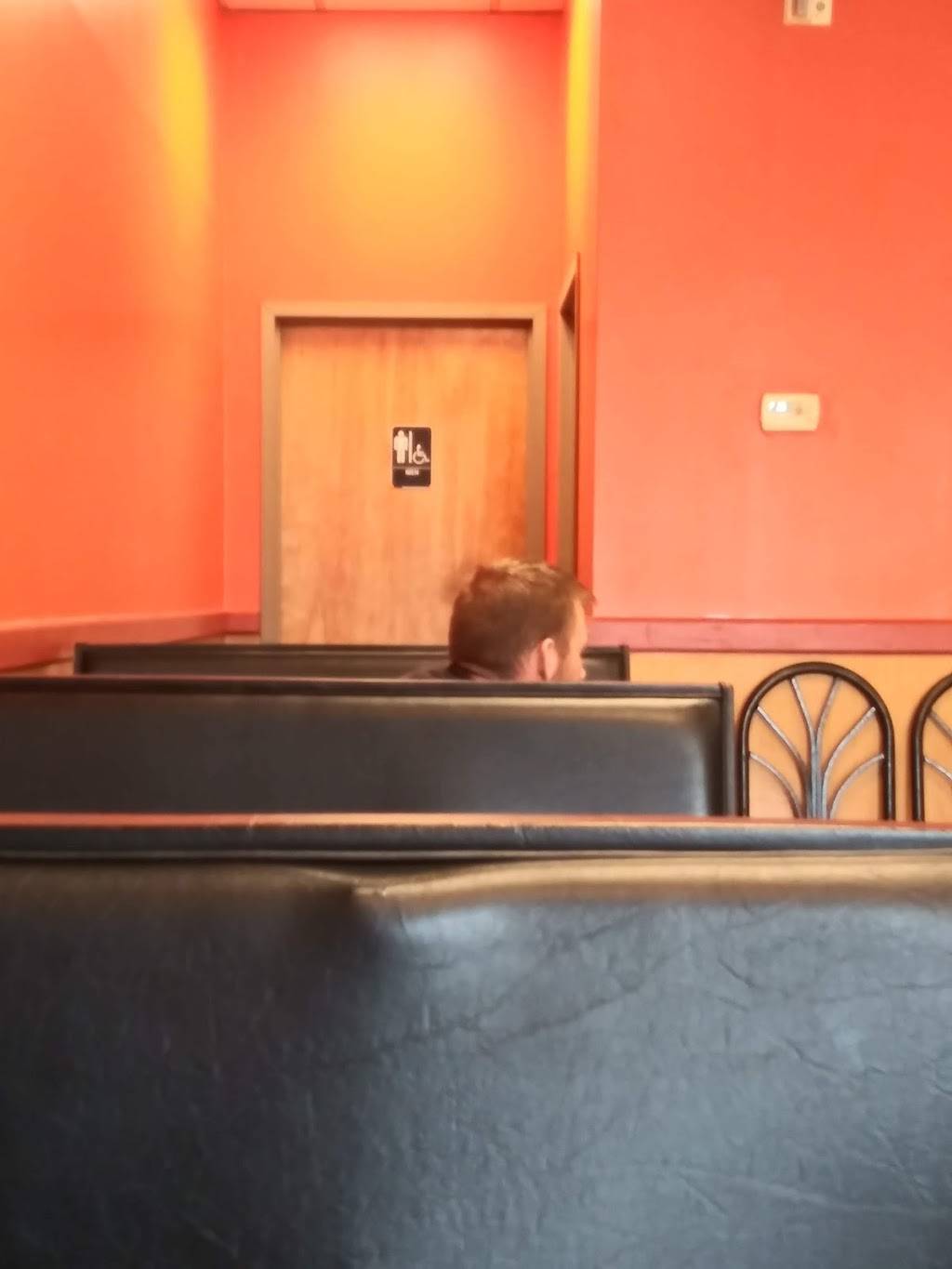 Golden Ginger | restaurant | 133 Broad St, Elyria, OH 44035, USA | 4403260188 OR +1 440-326-0188