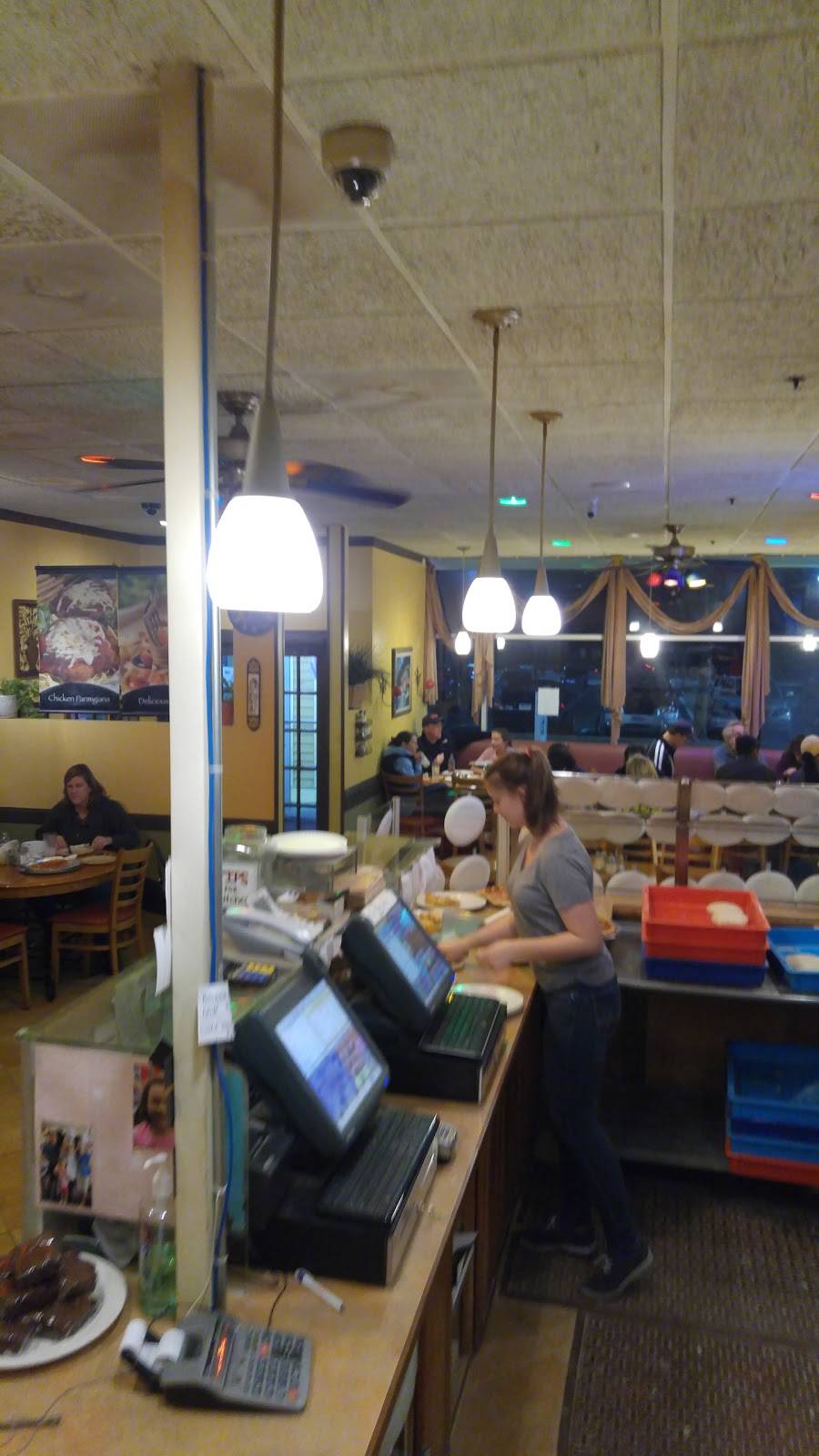 Francos Pizza & Pasta | restaurant | 228 S Main St, Newtown, CT 06470, USA | 2032703548 OR +1 203-270-3548