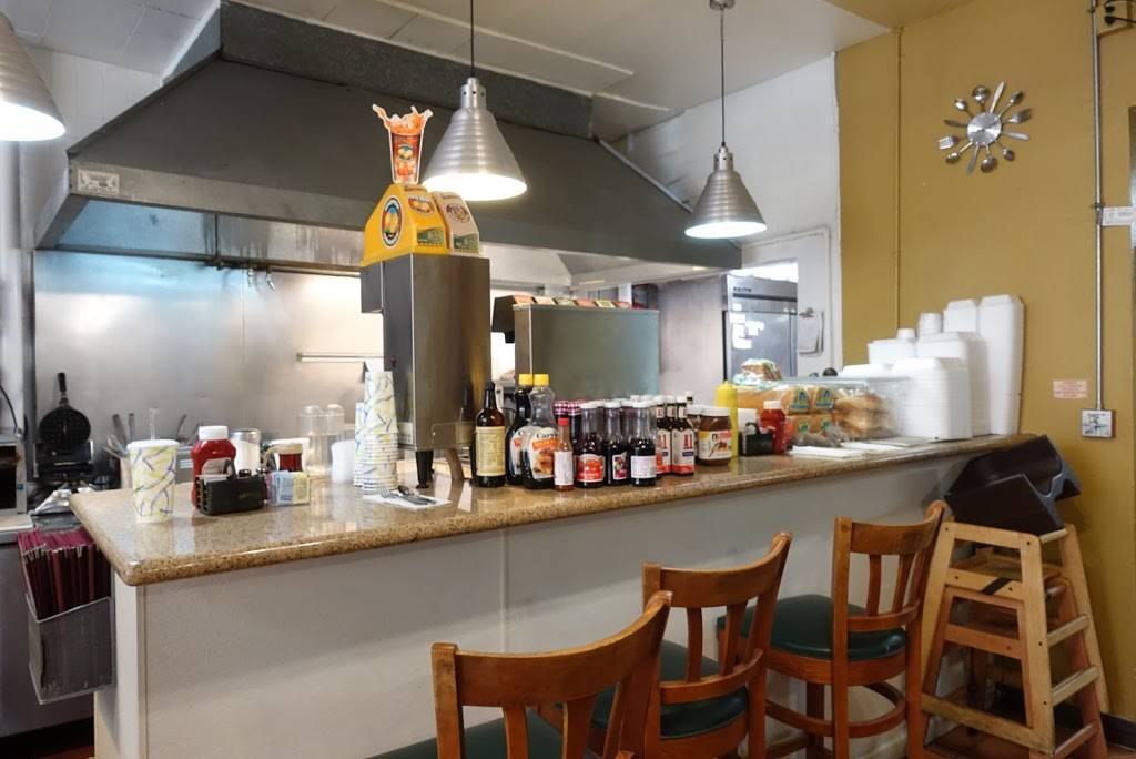 Happy Diner | restaurant | 617 S Centre St, San Pedro, CA 90731, USA | 3102410917 OR +1 310-241-0917