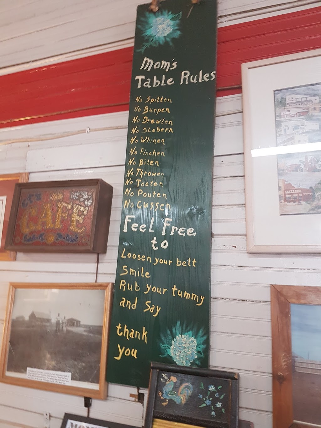 Moms Kitchen Cafe | restaurant | 101 S Washington St, Otis, CO 80743, USA | 9702463414 OR +1 970-246-3414