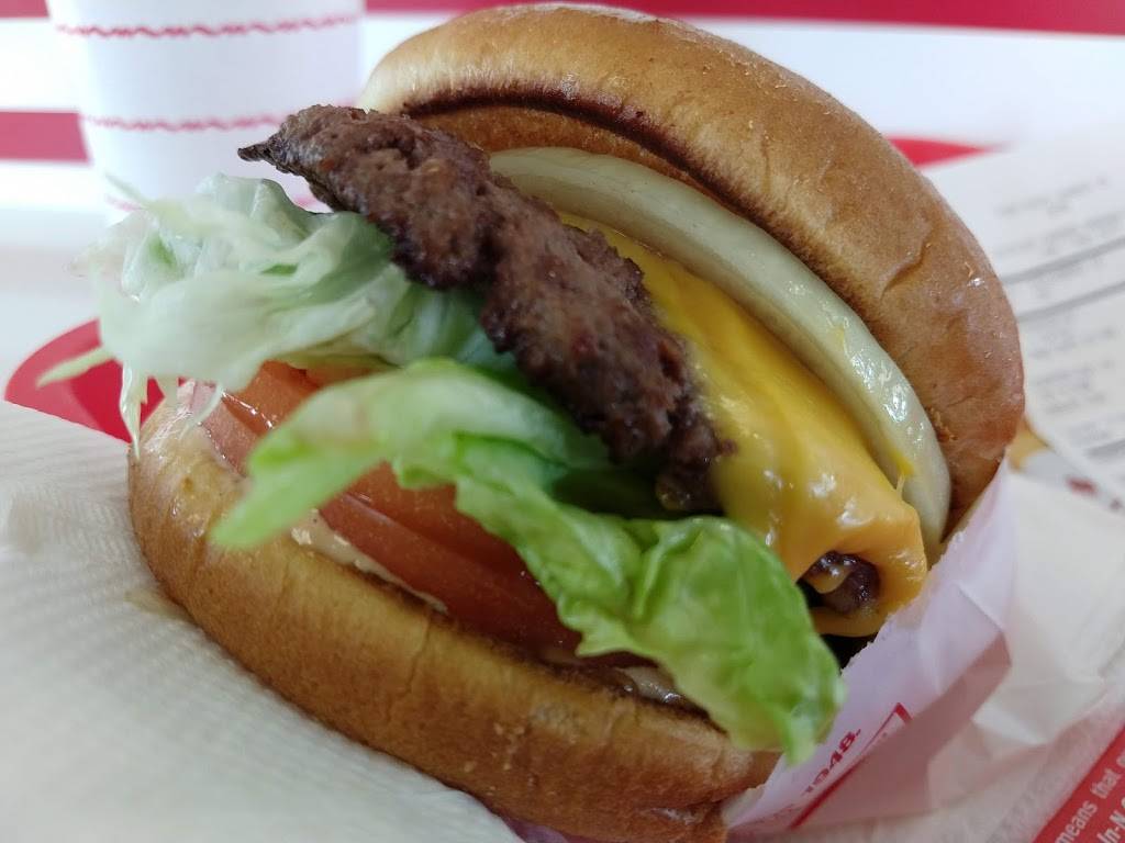 In-N-Out Burger | restaurant | 895 Cochrane Rd, Morgan Hill, CA 95037, USA | 8007861000 OR +1 800-786-1000