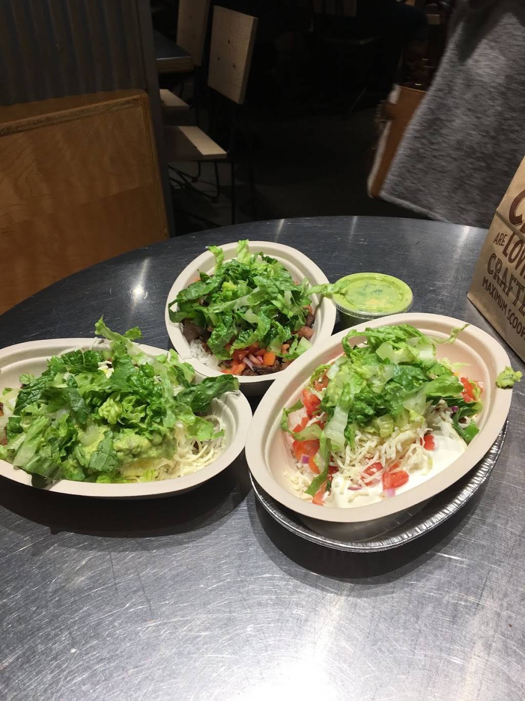 Chipotle Mexican Grill | restaurant | 1 Oak St Ste 2, Westborough, MA 01581, USA | 5083660653 OR +1 508-366-0653