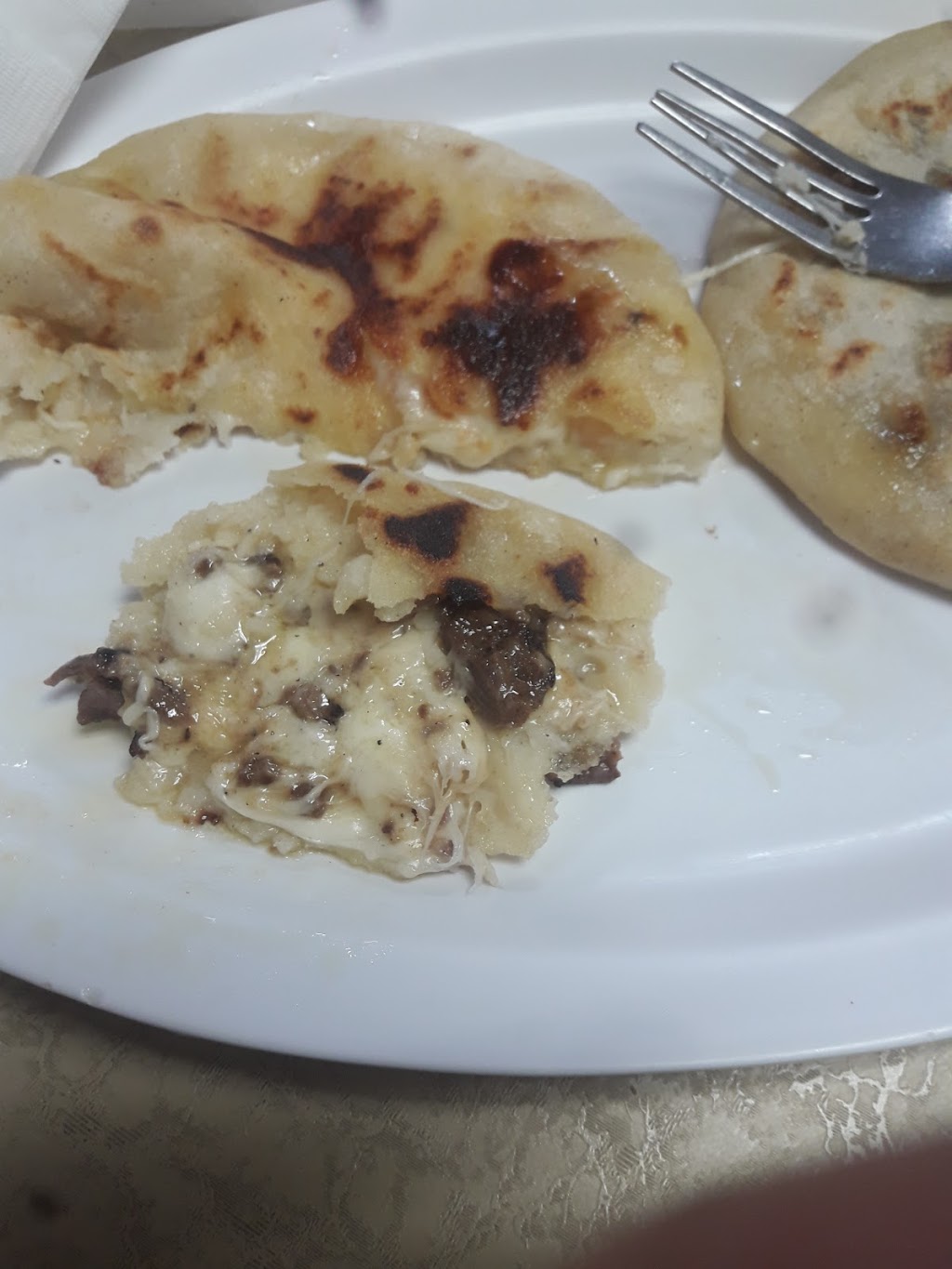 Ilopango Salvadorean Restaurant | restaurant | 3430 E Tropicana Ave #3, Las Vegas, NV 89121, USA | 7024569696 OR +1 702-456-9696