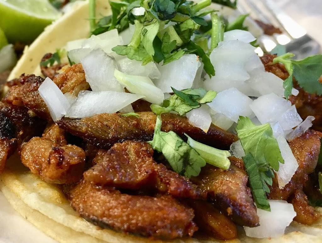 Los Burritos Tapatios | restaurant | 6601 S Cass Ave # P, Westmont, IL 60559, USA | 6305150640 OR +1 630-515-0640