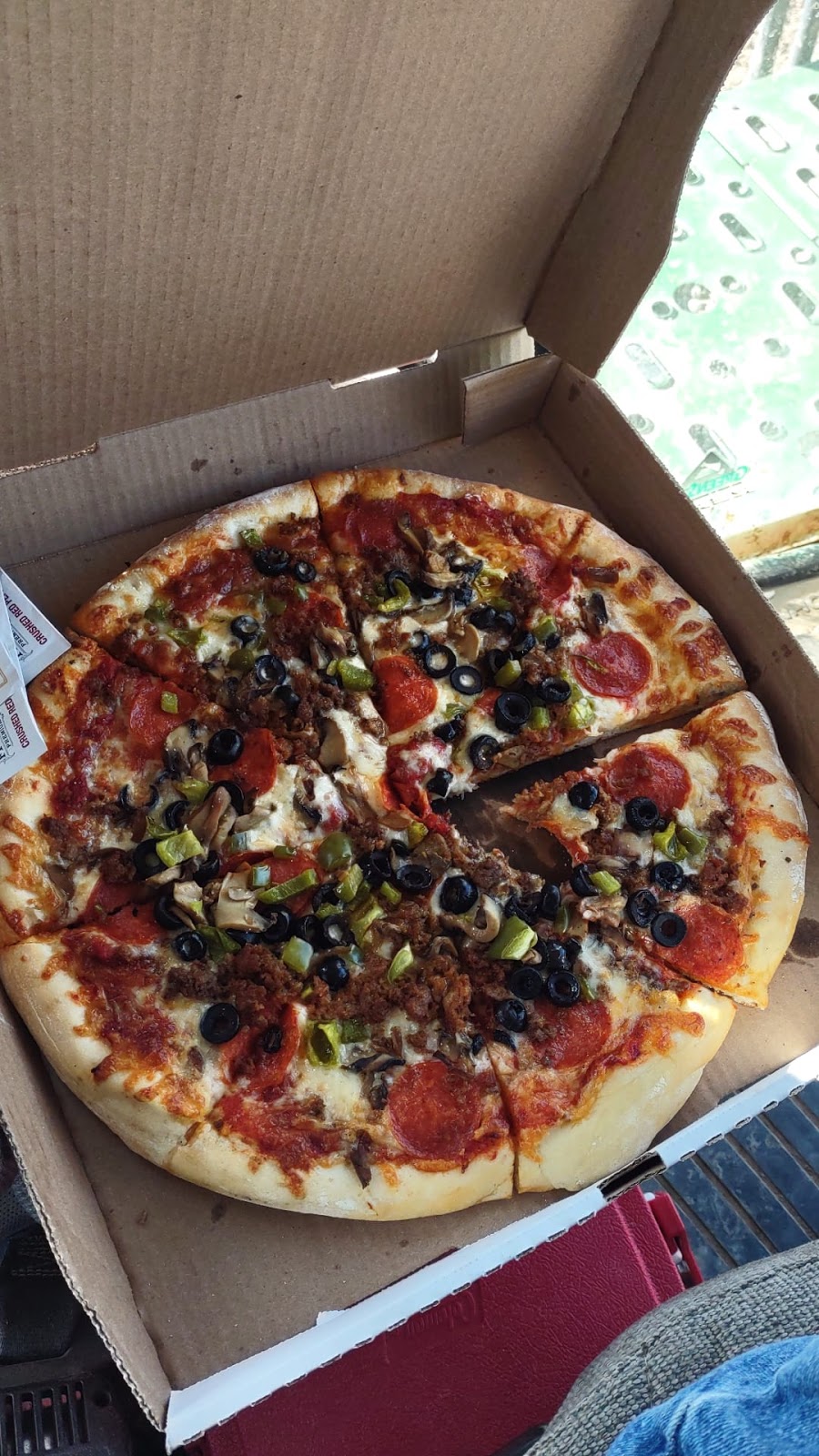 Georges Pizza | restaurant | 116 W 5th St, Holtville, CA 92250, USA | 7603561192 OR +1 760-356-1192