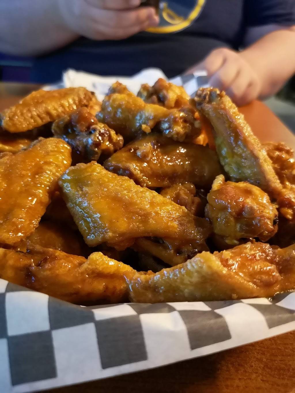 Hooligans Sports Bar | restaurant | 3515 Portage Rd, Niagara Falls, ON L2J 2K5, Canada | 9053566928 OR +1 905-356-6928