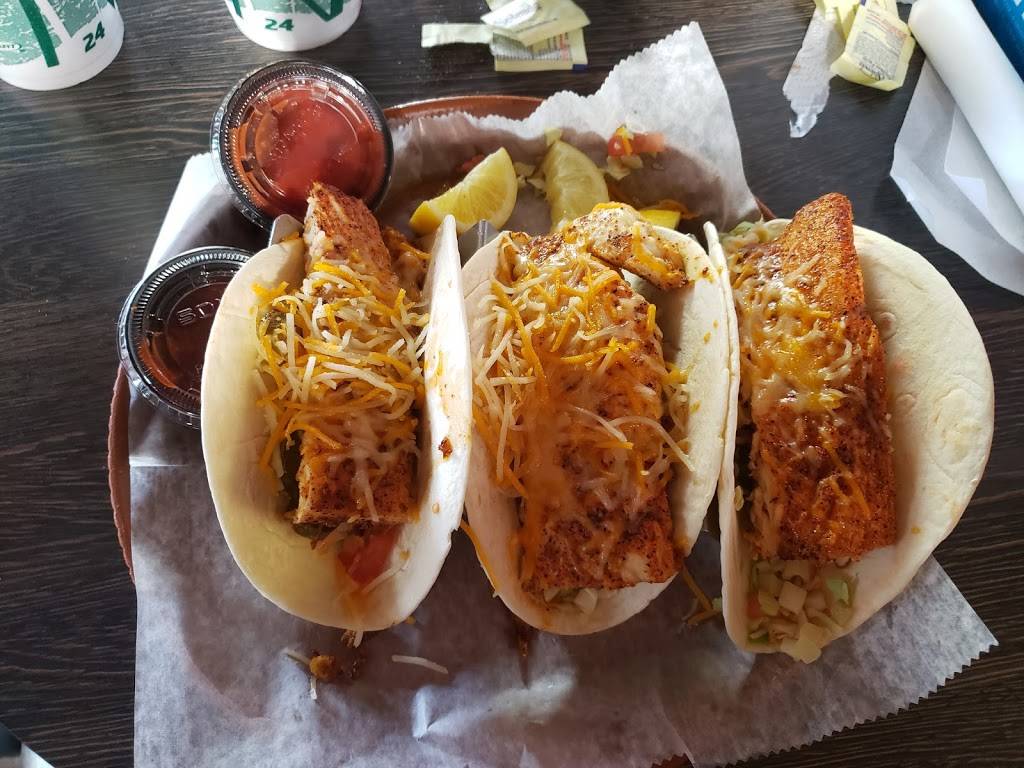 Scottys Tiki Bar | restaurant | 920 Del Monte Ave, Clewiston, FL 33440, USA | 8004736766 OR +1 800-473-6766